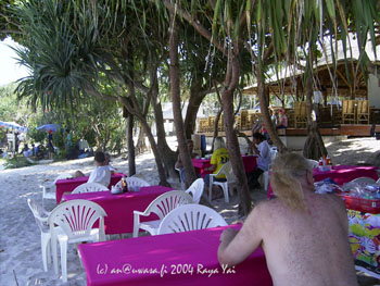 07a_batok_beach2